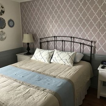 Seacrest Inn - Seacrest Inn, all rooms have one queen bed, private bathroom and A/C. Newly renovated in 2017! - Hotels Near Me - Block Island, Rhode Island Seacrest Inn - Seacrest Inn, all rooms have one queen bed, private bathroom and A/C. Newly renovated in 2017! - Hotels Near Me - Block Island, Rhode Island