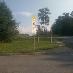 Elkins Pointe Middle School - Le sign