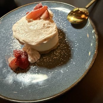 Moon Wok Kitchen & Lounge - Strawberry Cheesecake - Chinese Near Me - Orlando, Florida