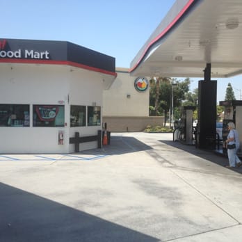 United Oil - a gas station with a car parked in front of it - Gas Stations Near Me - Glendale, California United Oil - a gas station with a car parked in front of it - Gas Stations Near Me - Glendale, California