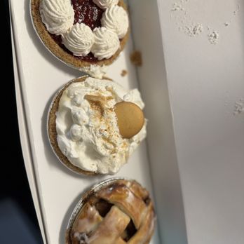 Flake Pie Co. - Raspberry field, banana cream and apple - Desserts Near Me - South Jordan, Utah Flake Pie Co. - Raspberry field, banana cream and apple - Desserts Near Me - South Jordan, Utah