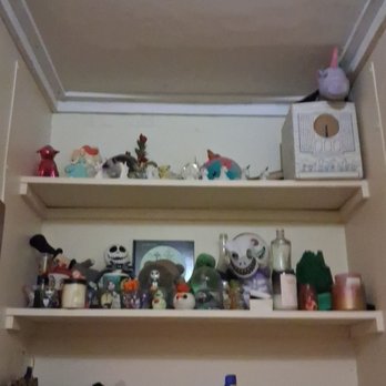 Mayzlin Relocation - The top two shelves was supposed to be packed boxed and shipped with Mayzlin movers - Movers Near Me - Charlotte, North Carolina Mayzlin Relocation - The top two shelves was supposed to be packed boxed and shipped with Mayzlin movers - Movers Near Me - Charlotte, North Carolina