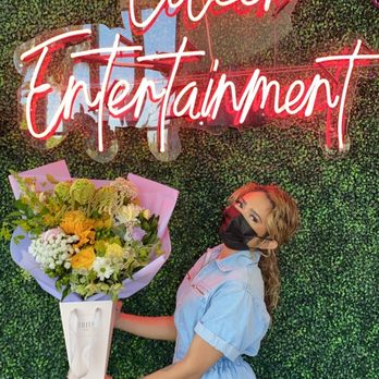 Eileen Entertainment - Boss Babe Sav made the cutest arrangement for me!! - Florists Near Me - Las Vegas, Nevada Eileen Entertainment - Boss Babe Sav made the cutest arrangement for me!! - Florists Near Me - Las Vegas, Nevada