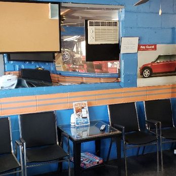 Ultra Auto Center - Customer waiting area - Auto Repair Near Me - North Attleboro, Massachusetts Ultra Auto Center - Customer waiting area - Auto Repair Near Me - North Attleboro, Massachusetts