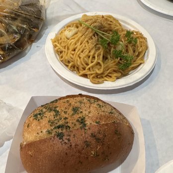 Claw Shack - Garlic noodle and bread roll - Cajun/Creole Near Me - San Jose, California Claw Shack - Garlic noodle and bread roll - Cajun/Creole Near Me - San Jose, California