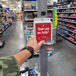 Wall Mart - Me waiting 20 mins for help with no one coming