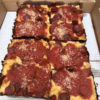 Gibroni's Pizza - Pepperoni pizza - Pizza Near Me - San Clemente, California Gibroni's Pizza - Pepperoni pizza - Pizza Near Me - San Clemente, California