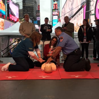 First Response Advantage - Guinness Book of World Records at Times Square. 700 people performed CPR for 12 hours without breaking the chain! - CPR Classes Near Me - New York, New York