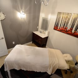MAXx'S Shaving Room - Massage available