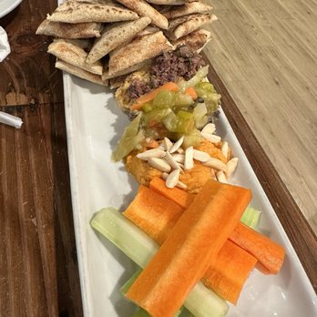 Troup's Pizza - Hummus appetizer - Pizza Near Me - Vestavia Hills, Alabama
