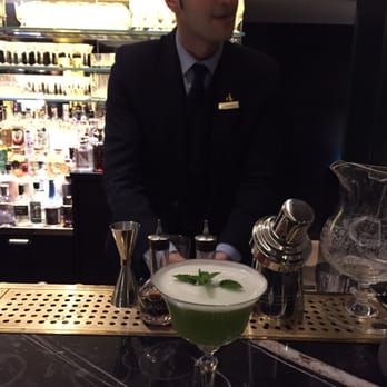 The Athenaeum Hotel - Giovanni with the gin sour - Hotels Near Me - London, XGL The Athenaeum Hotel - Giovanni with the gin sour - Hotels Near Me - London, XGL