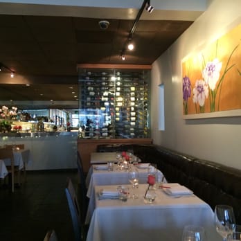Si Laa - Beautiful decor - Thai Near Me - Los Angeles, California