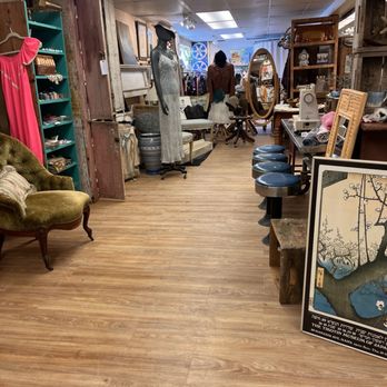 Mothertree Vintage - Men's Clothing Near Me - Freeport, Maine Mothertree Vintage - Men's Clothing Near Me - Freeport, Maine