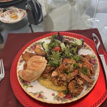 Ms Elsie's Caribbean B&B - Shrimp and Polenta, salad and sweet plantains. - Bed & Breakfast Near Me - Charlotte, North Carolina Ms Elsie's Caribbean B&B - Shrimp and Polenta, salad and sweet plantains. - Bed & Breakfast Near Me - Charlotte, North Carolina