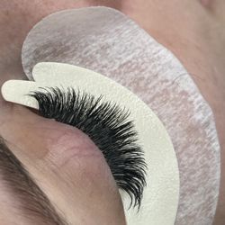 Ooh Pretty Lash Co - Dense and lovely, just how she loves them!