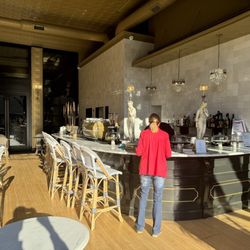 Le Chateau Bistro