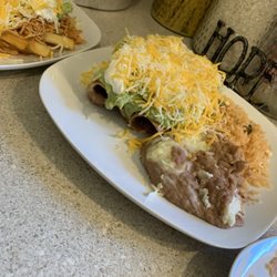 La Cocina - Two chicken flautas Grilled Chicken Plate with Rice & Beans