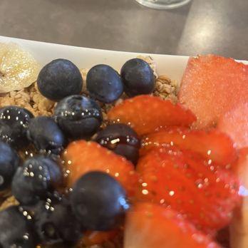 Moena Café - Açaí bowl pics taken from different angles - Cafes Near Me - Honolulu, Hawaii Moena Café - Açaí bowl pics taken from different angles - Cafes Near Me - Honolulu, Hawaii