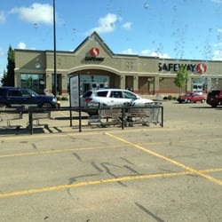 Safeway - Front of store