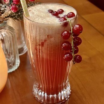 Restaurant „Im Sünnhof“ - Mocktail Passion Berry - Austrian Near Me - Vienna, 9 Restaurant „Im Sünnhof“ - Mocktail Passion Berry - Austrian Near Me - Vienna, 9