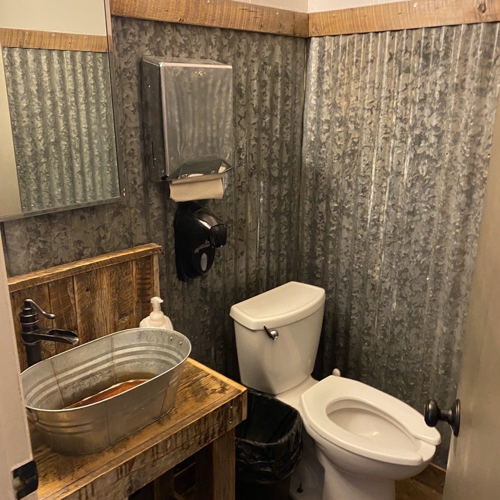 Cute, clean bathroom Cute, clean bathroom