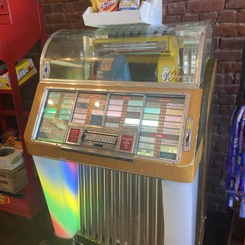 Savvy's Downtown Sweets - Juke box--4 songs for a quarter! - Ice Cream & Frozen Yogurt Near Me - Gilroy, California Savvy's Downtown Sweets - Juke box--4 songs for a quarter! - Ice Cream & Frozen Yogurt Near Me - Gilroy, California