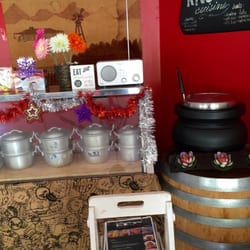 Bodega Grill - The decor