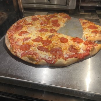 Goodfellas Pizzeria - Pepperoni - Bars Near Me - Cincinnati, Ohio