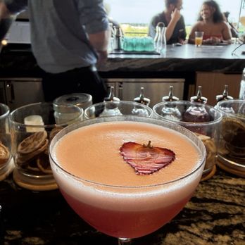 Waving Girl Rooftop - Rose drink - Cocktail Bars Near Me - Savannah, Georgia
