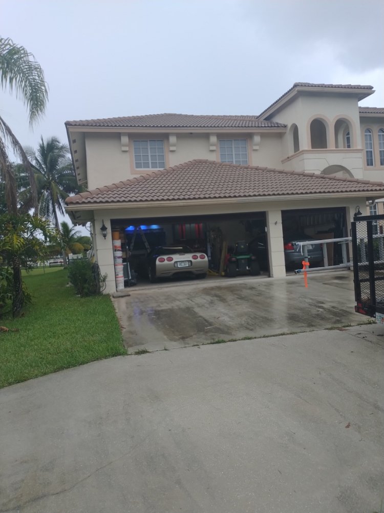 Slide of Elite Roof Cleaning