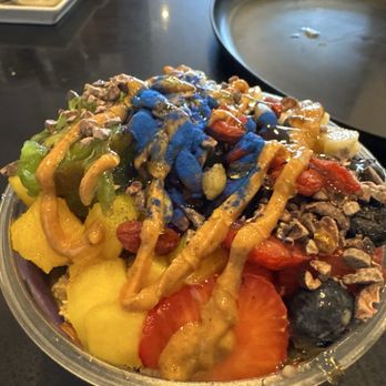 BlendzUP - Small bowl with everything!!!!!! - Acai Bowls Near Me - Redondo Beach, California BlendzUP - Small bowl with everything!!!!!! - Acai Bowls Near Me - Redondo Beach, California
