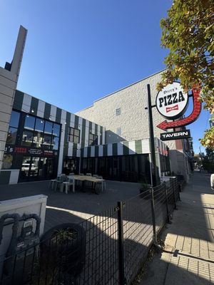 Dicey’s Pizza & Tavern (West Town) by null