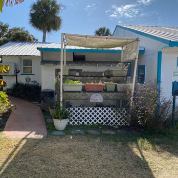 Faraway Inn - Hotels Near Me - Cedar Key, Florida Faraway Inn - Hotels Near Me - Cedar Key, Florida