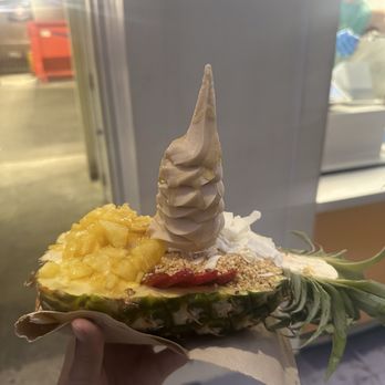 Banán - Waikiki Beach Shack - 1. Pineapple Yacht - Vegan Near Me - Honolulu, Hawaii