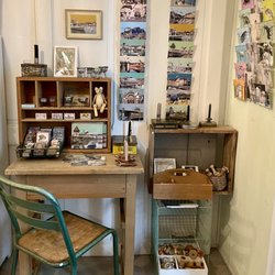 Unikatum - Vintage Bureau im Atelier Unikatum mit vielen Accessoires und Eyecatcher...