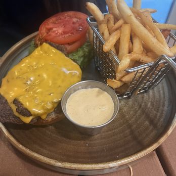 Lo’ Key Island Grille - Smash burger with American cheese - Cocktail Bars Near Me - Longboat Key, Florida Lo’ Key Island Grille - Smash burger with American cheese - Cocktail Bars Near Me - Longboat Key, Florida