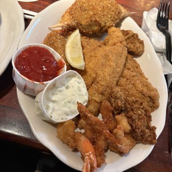 Pappadeaux Seafood Kitchen - Seafood Platter... very tasty - Cajun/Creole Near Me - Marietta, Georgia