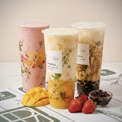 Strawberry milk tea and mango milk tea