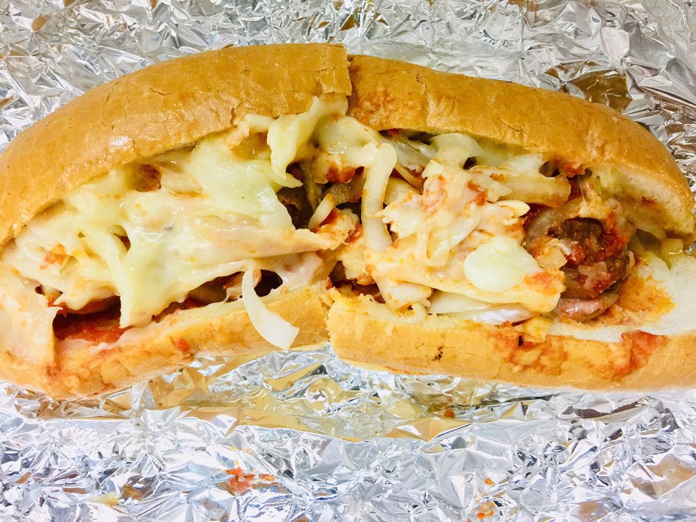 THE HEIGHTS DELI & BOTTLE SHOP 700 Photos & 713 Reviews Pizza