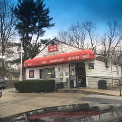 D & S General Store - Out front