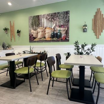 Othello’s Plant Based Kitchen - Inside - Vegan Near Me - Woodland Hills, California Othello’s Plant Based Kitchen - Inside - Vegan Near Me - Woodland Hills, California