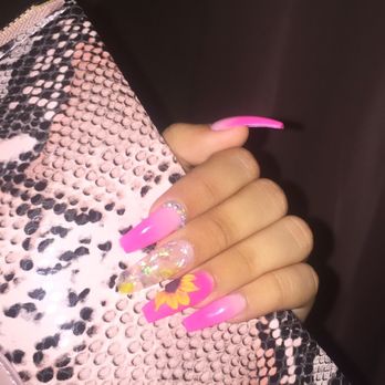 D'Vine Nails Spa - Nail Salons Near Me - Anaheim, California