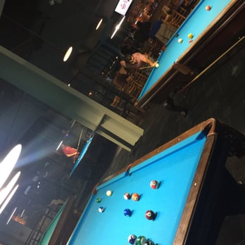 Cafe Rack - Busy on a Thursday night! - Bars Near Me - Emeryville, California