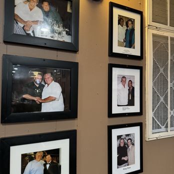 Santarpio's Pizza - Check out the cool photos! - Pizza Near Me - Boston, Massachusetts