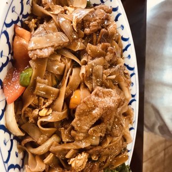 Sawatdee Thai & Sushi - Pad Kee Mow with beef - very good - Thai Near Me - Pinellas Park, Florida Sawatdee Thai & Sushi - Pad Kee Mow with beef - very good - Thai Near Me - Pinellas Park, Florida