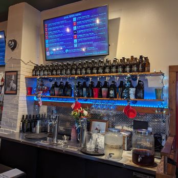 SAAL Brewing - Bar area. - Brewpubs Near Me - Stanwood, Washington