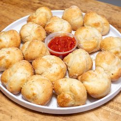 Uncle Vito's Pizzeria - 12 Knots