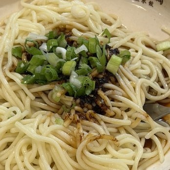Mom's Dumpling - Spicy Oil Noodle - Dim Sum Near Me - Davis, California Mom's Dumpling - Spicy Oil Noodle - Dim Sum Near Me - Davis, California