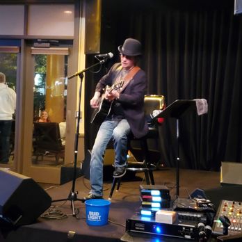 Piazza Lounge - Michael Grimm - Lounges Near Me - Las Vegas, Nevada Piazza Lounge - Michael Grimm - Lounges Near Me - Las Vegas, Nevada