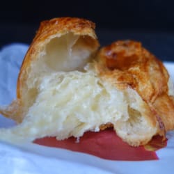 Boulangerie M. & Mme Torres - Croissant interior